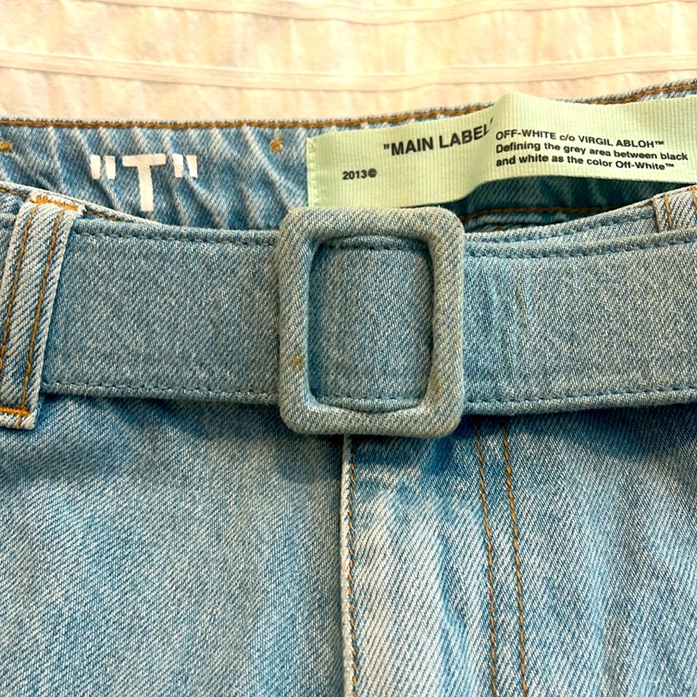 OFF-WHITE Thight Crop Denim with Belt in light blue wash - Picture 8 of 9